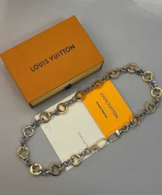 Louis Vuitton LV gold hardware bag hanging flower pattern flower bag chain -3618  