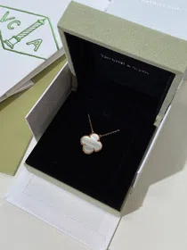 Van Cleef & Arpels four-leaf clover gold wide necklace-3789  