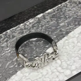 Louis Vuitton LV leather metal chain ring with engraved letters on both sides of the bracelet-3870  