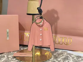 MIUMIU pink letter shirt pendant-3880  
